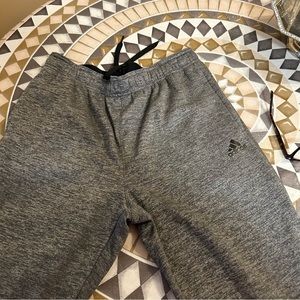 Men’s Adidas gray sweatpants elastic waist with tie